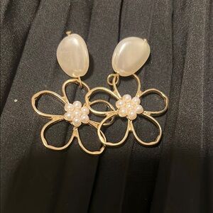 Elegant Gold and Cream Floral Earrings